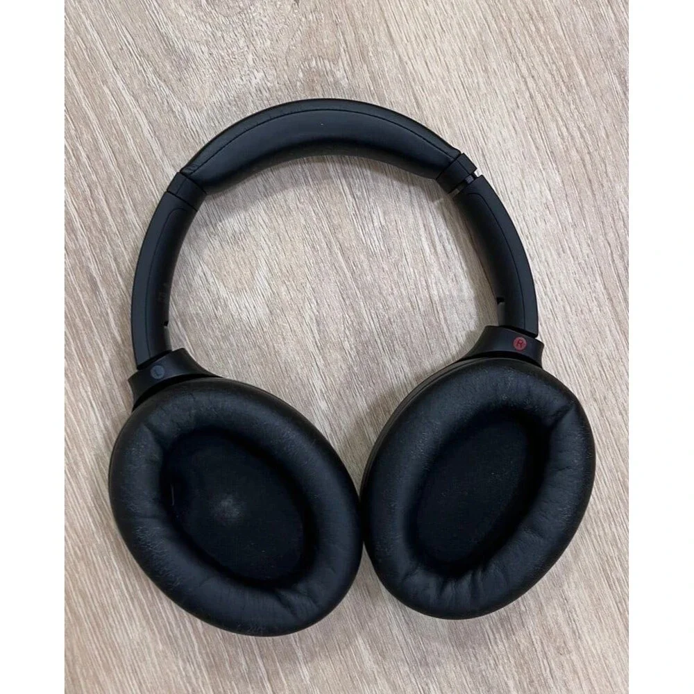 Sony WH-1000XM4 Wireless Noise Canceling Headphones Black + Case